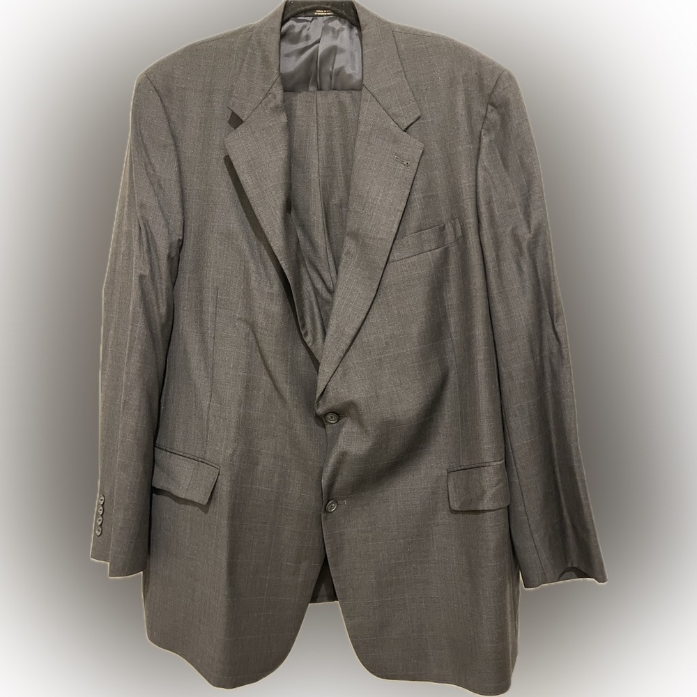 Hechts has Size 48 Tailored Made